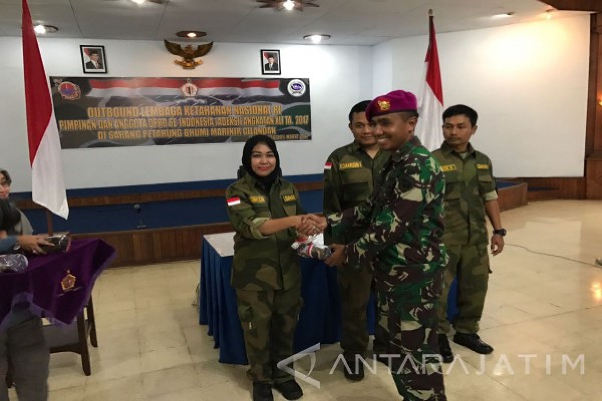 Legislator Surabaya Juara Pertama Kegiatan Menembak Lemhanas