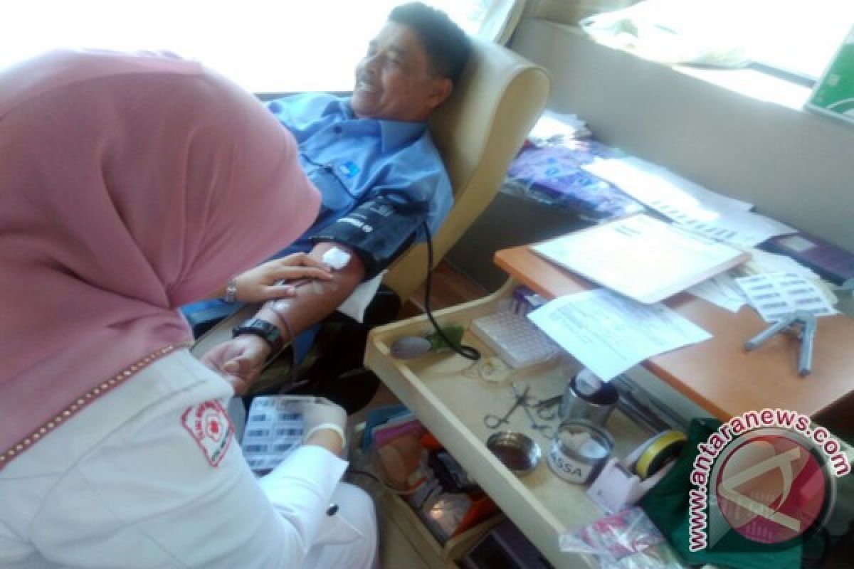 Satpol PP-Damkar Dharmasraya Gelar Aksi Donor Darah