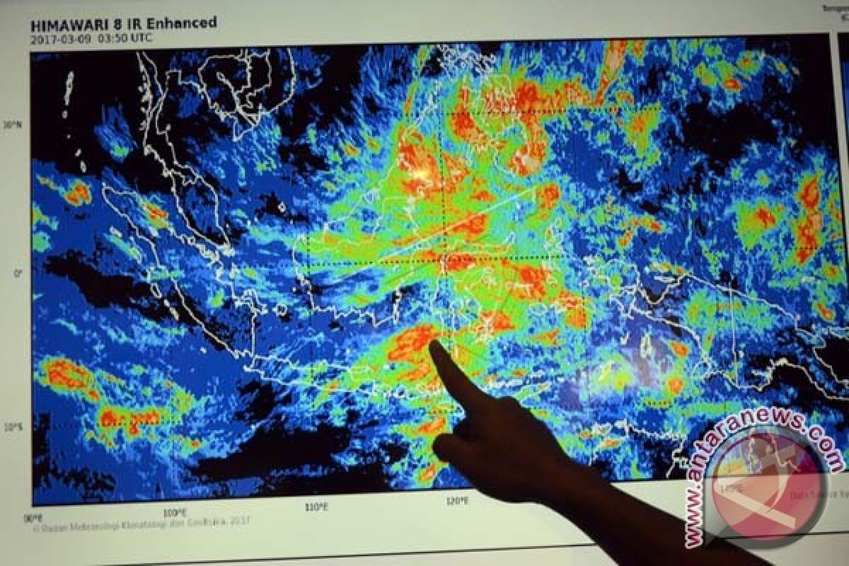 BMKG Makassar Ingatkan Waspadai Cuaca Buruk 