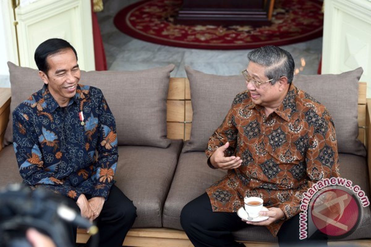 Presiden Jokowi mengaku diskusi soal politik dengan SBY