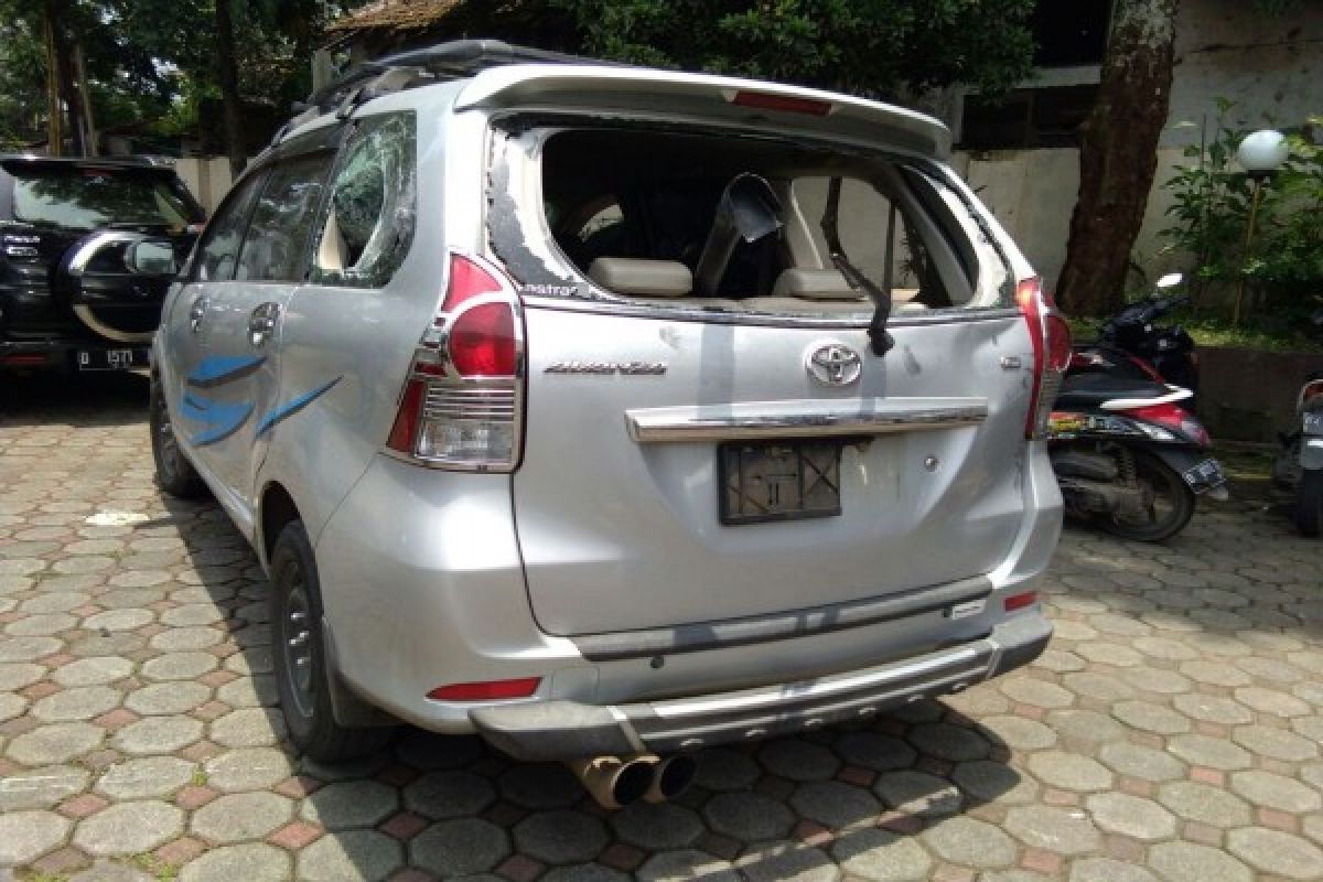 Pelaku perusakan mobil di Bandung mengaku menyesal