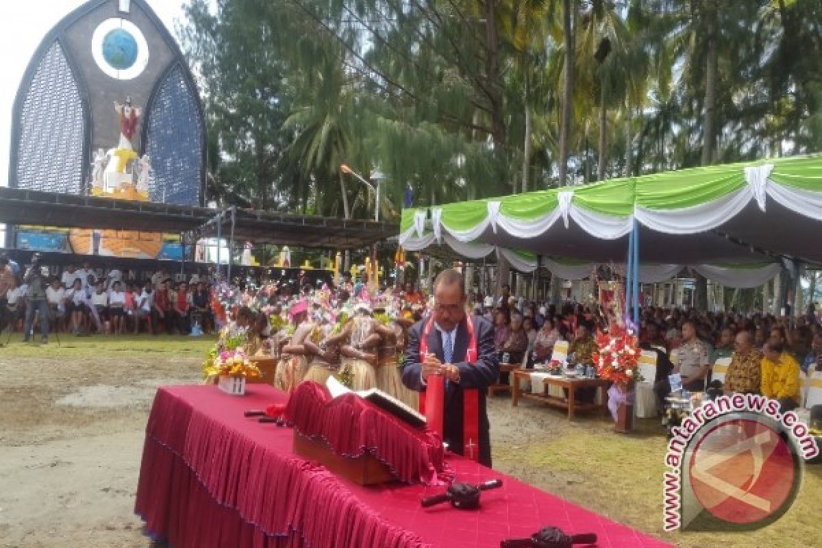 Ribuan umat Kristiani hadiri ibadah masuknya Injil di Tanah Tabi