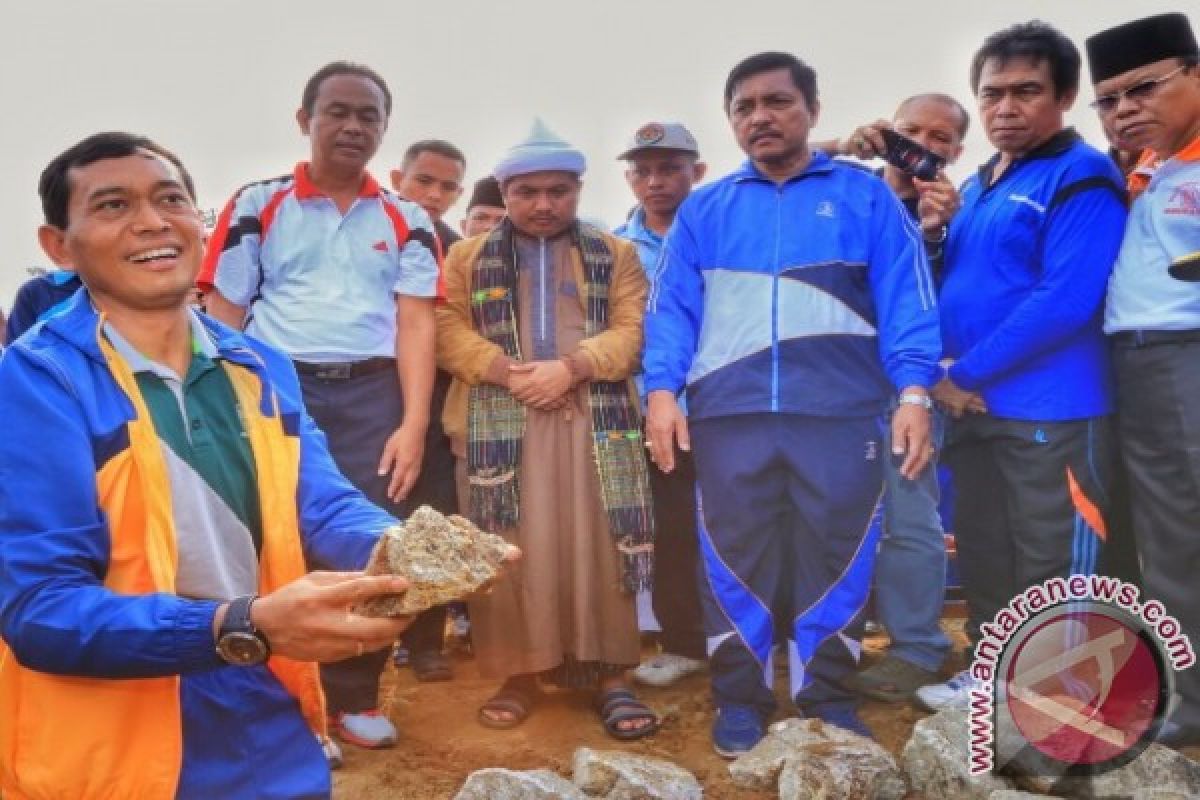 Bupati Simalungun Letakkan Batu Pertama Pambangunan Islamic Centre