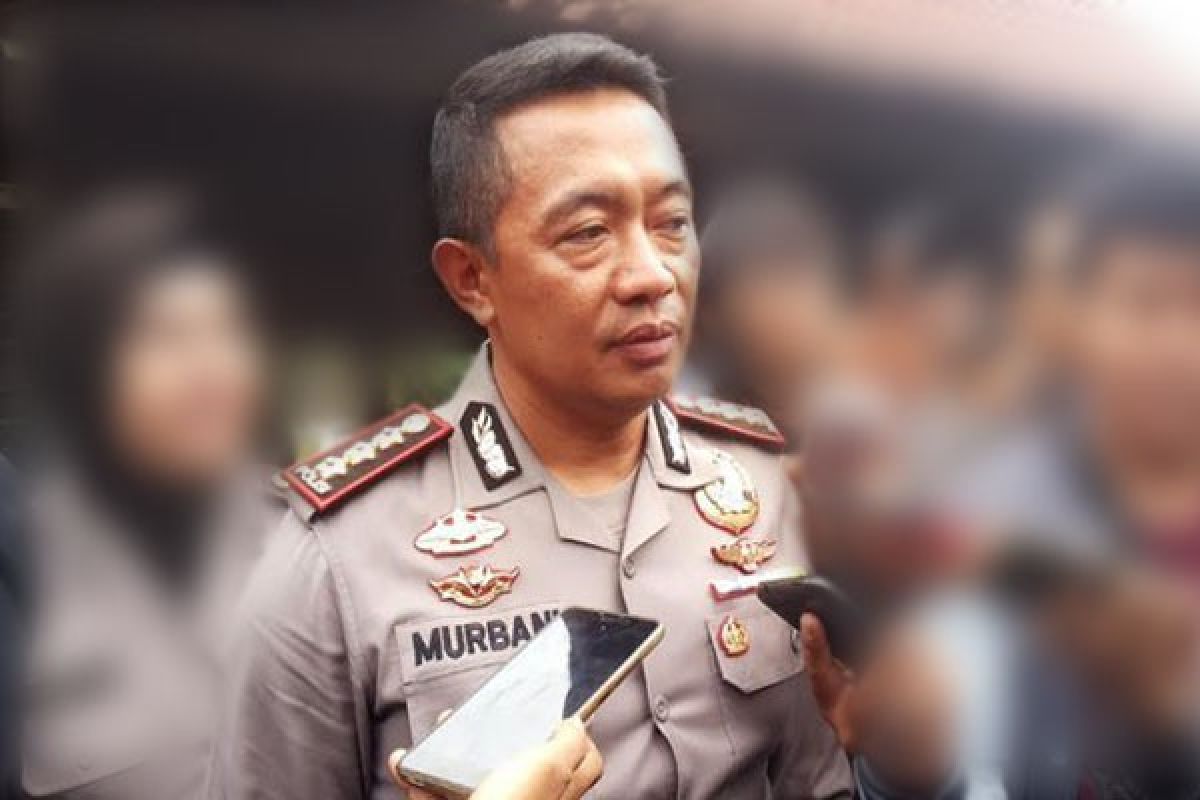 Polisi Minta Pembunuh Dewi Serahkan Diri  