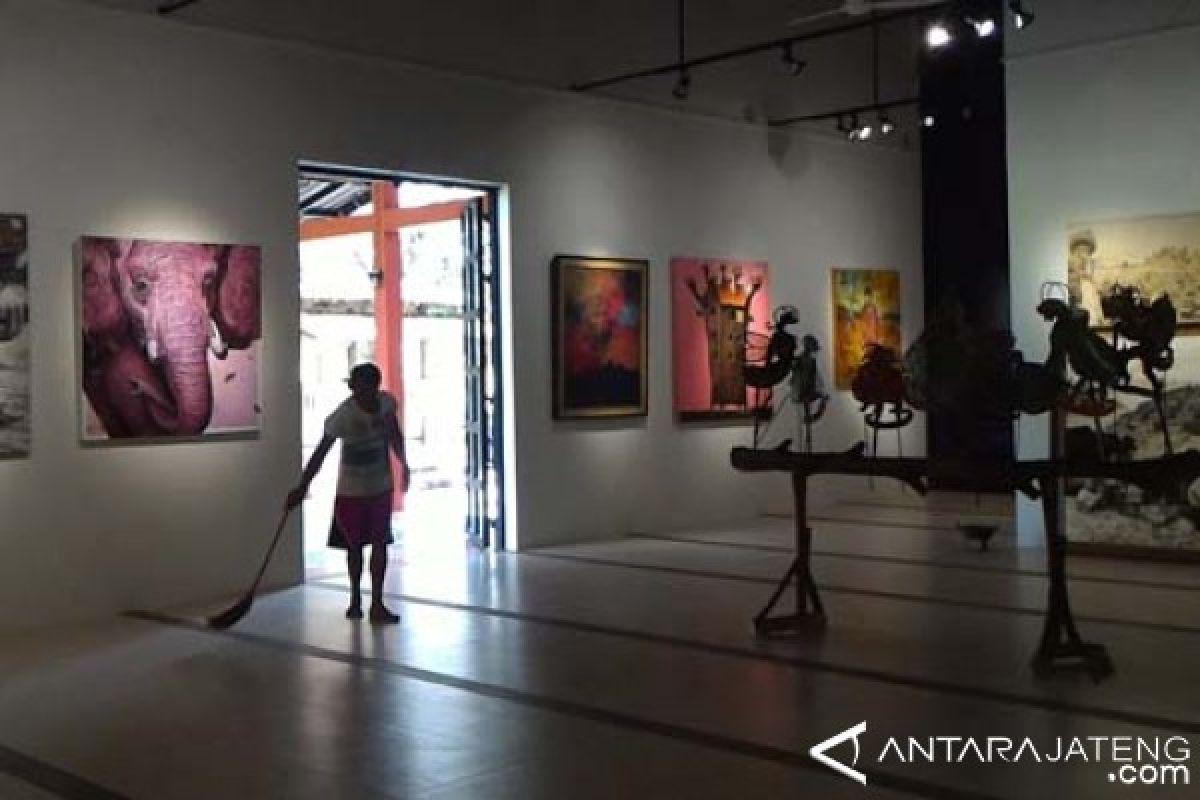 64 Pelukis Pameran "The Balance" di Borobudur