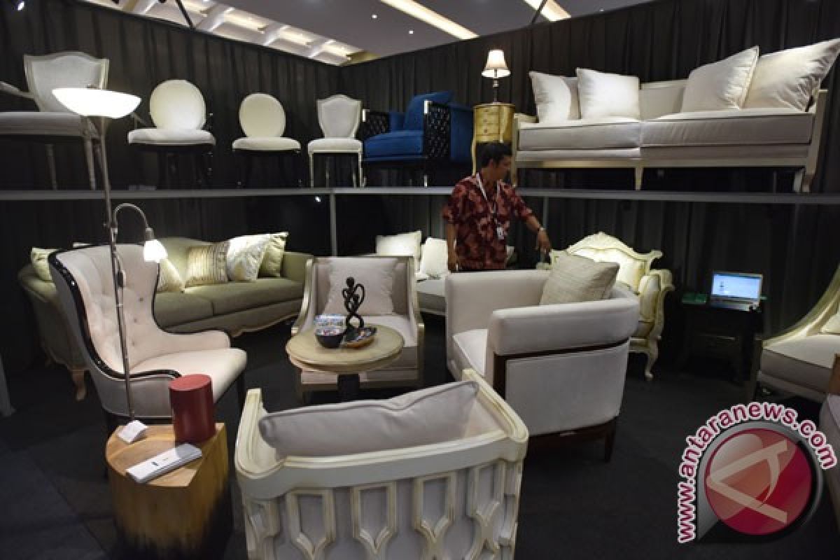 Indonesian furniture products showcased at exhibition in Canada