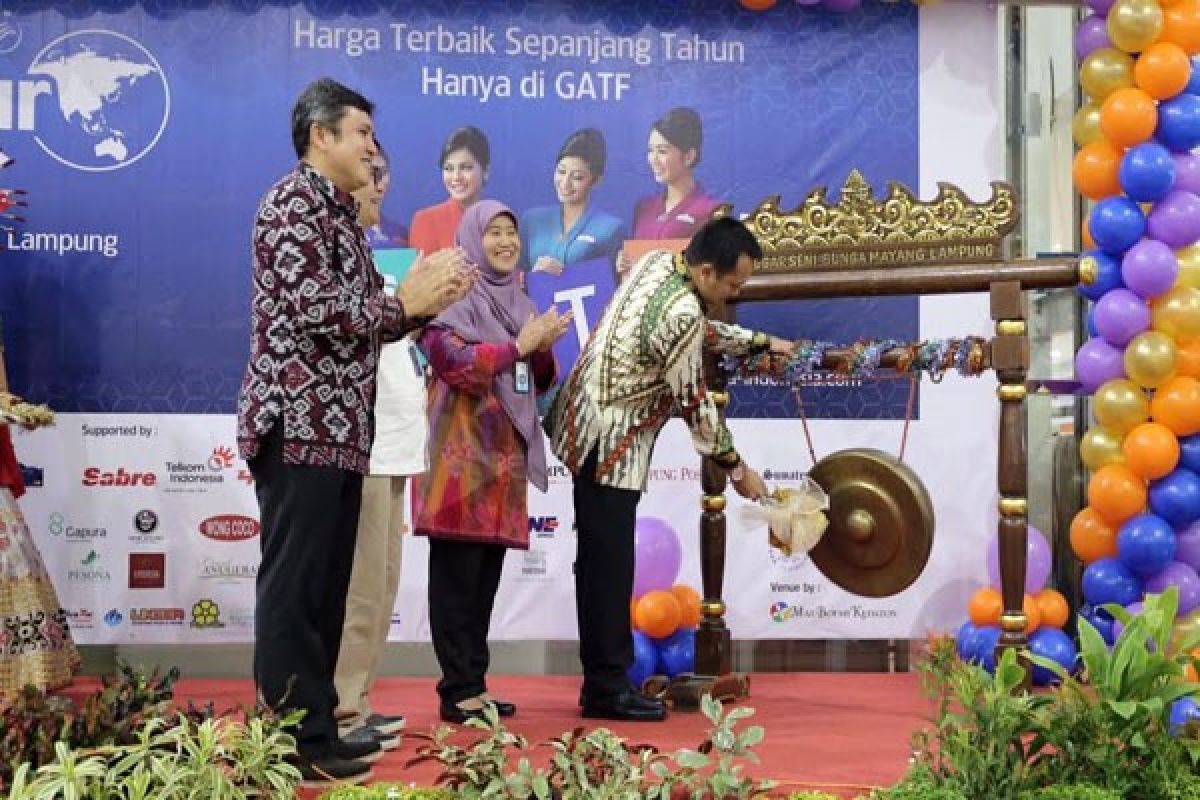 Gubernur: Promo Garuda Indonesia Tingkatkan Volume Penerbangan  