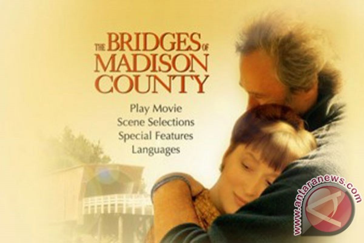 Penulis novel terkenal "Bridges of Madison County" meninggal dunia