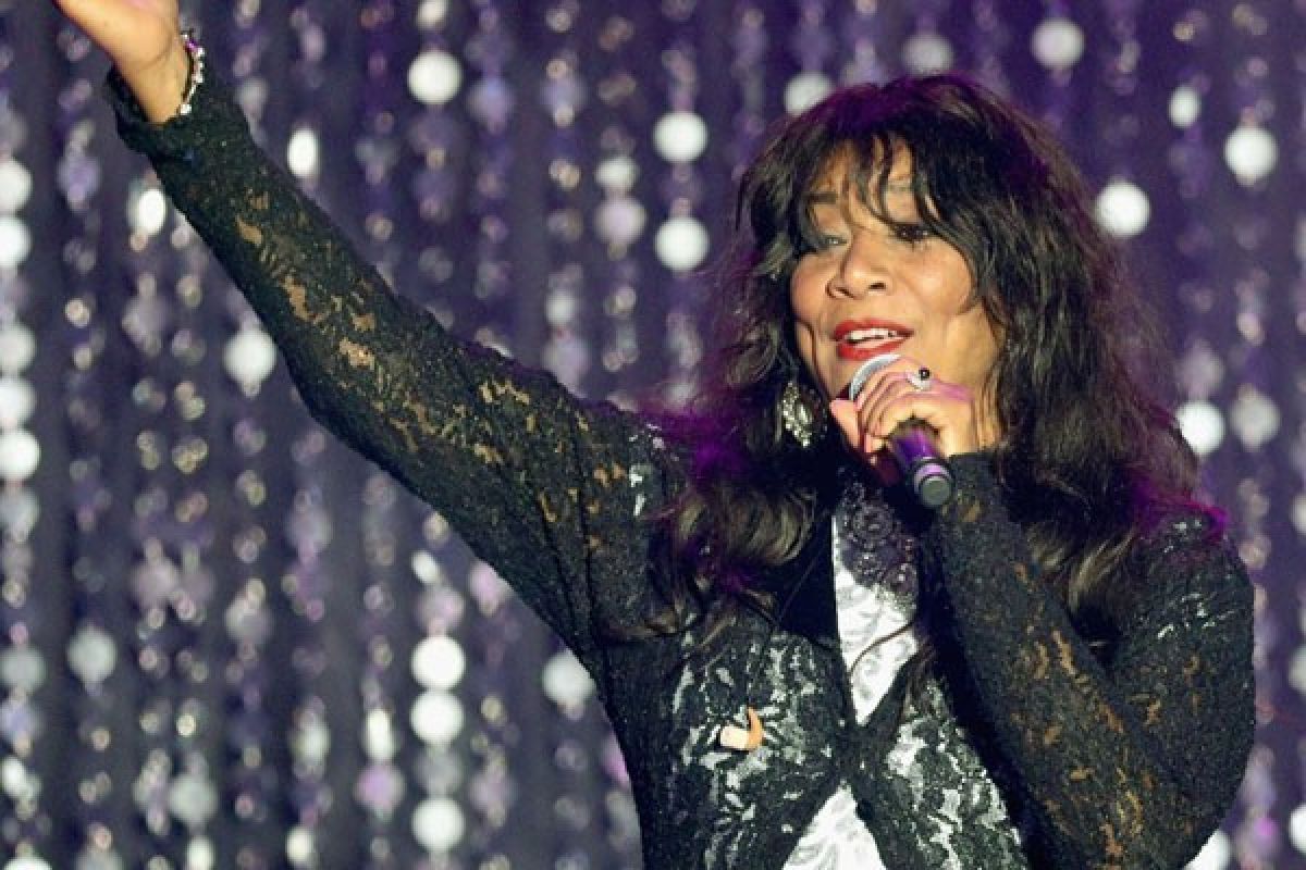 Joni Sledge meninggal dunia pada usia 60 tahun