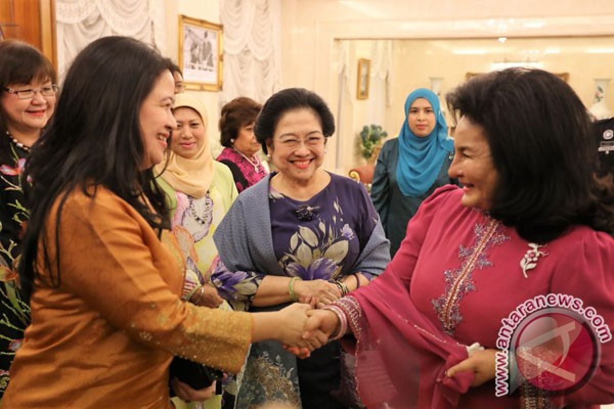 Megawati dan Puan Maharani tiba di Kuala Lumpur