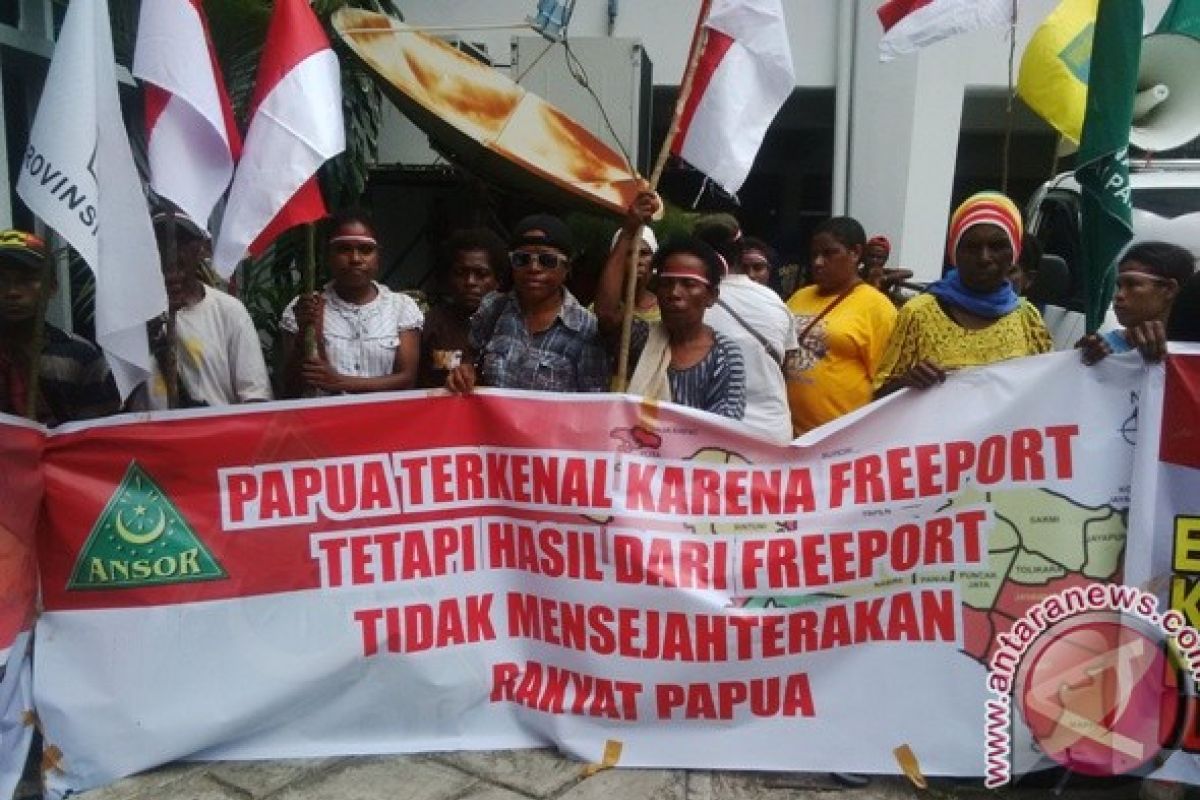 Ratusan demonstran Papua dukung pemerintah lawan Freeport 