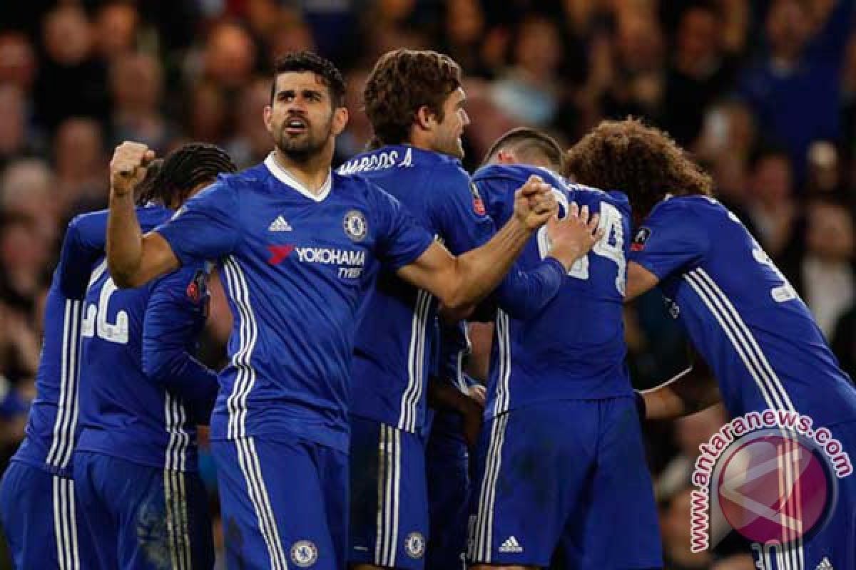 Chelsea pelihara keunggulan tujuh angka