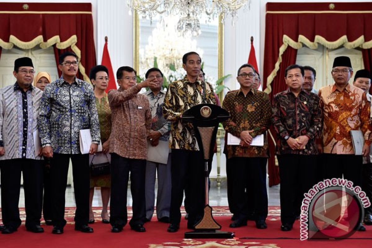President Jokowi, state institution leaders seek to build optimism