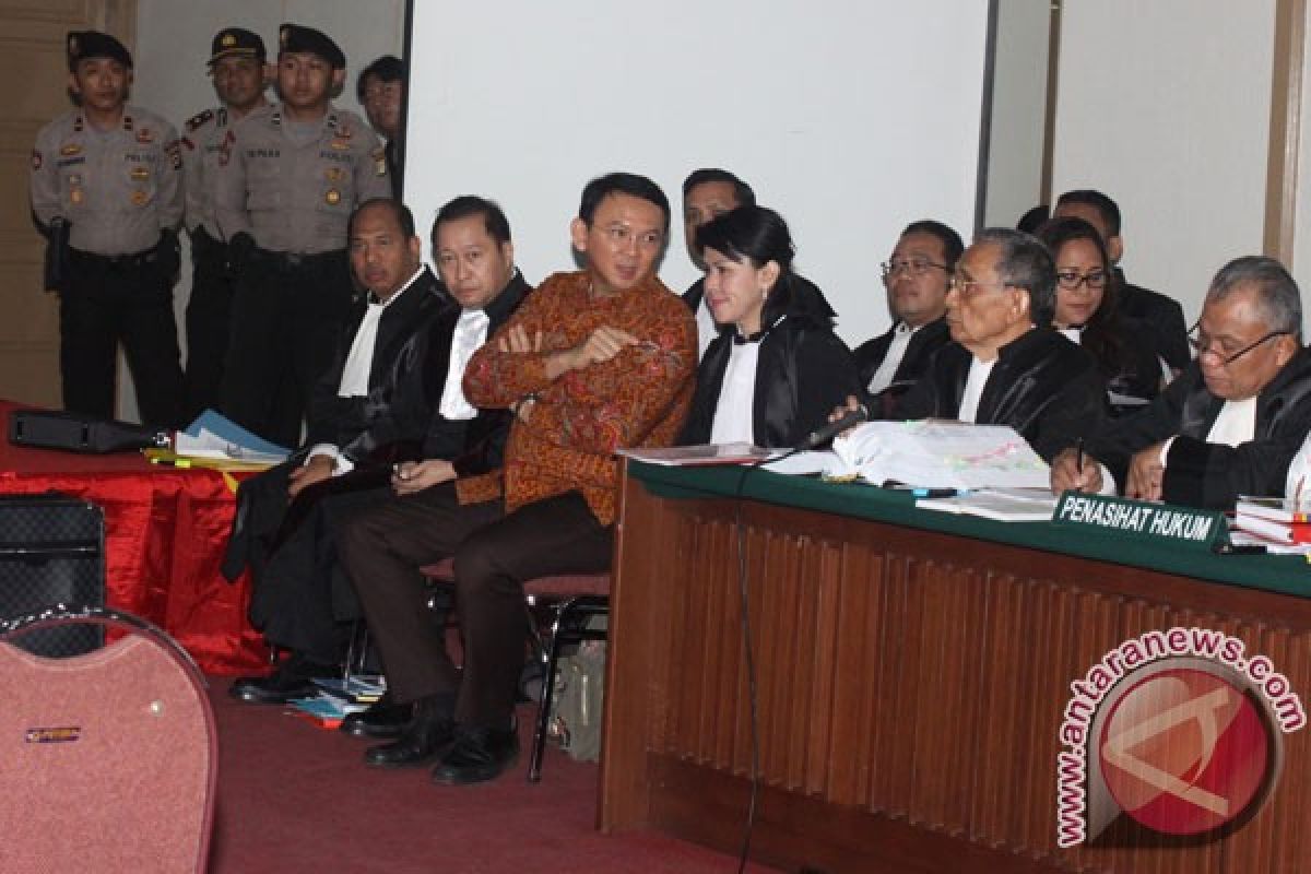 Sopir Ahok berikan keterangan di sidang