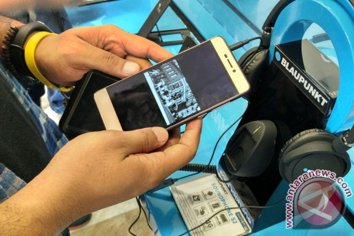 Blaupunkt luncurkan ponsel spesialis suara