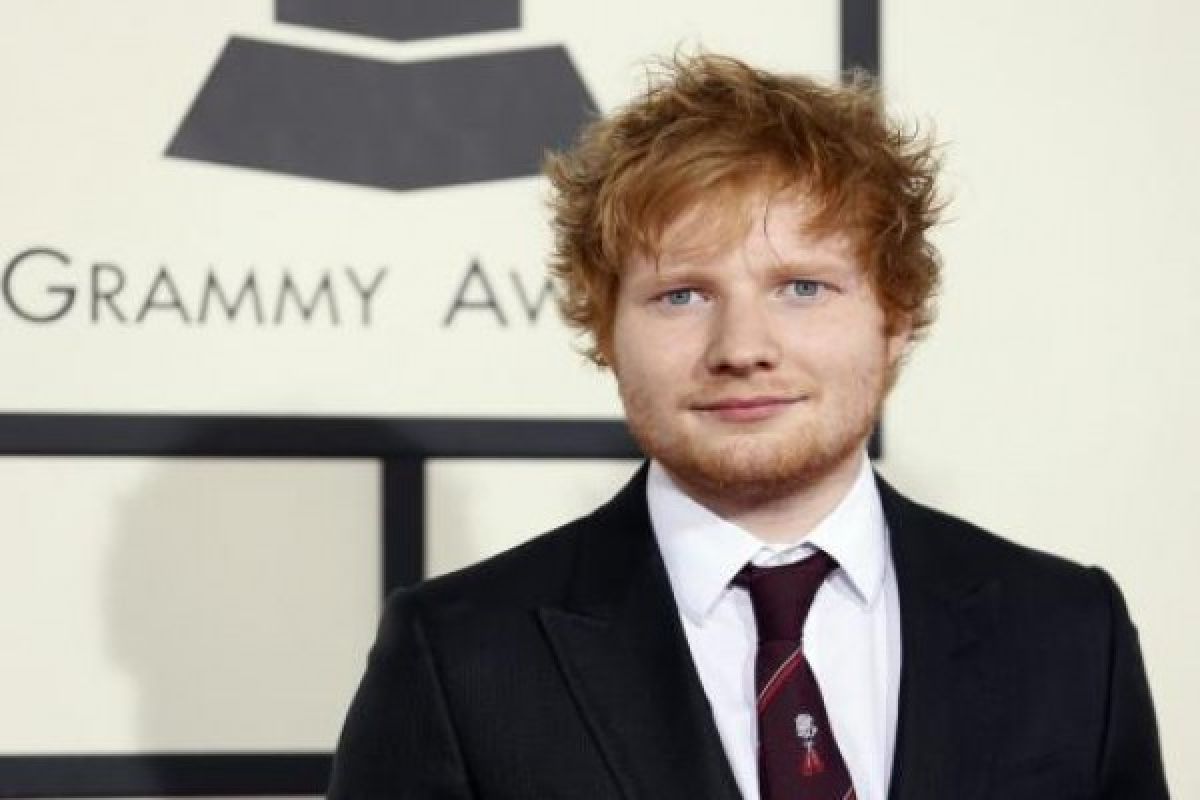 Ed Sheeran buka-bukaan tentang video "Shape of You" dan sang kekasih