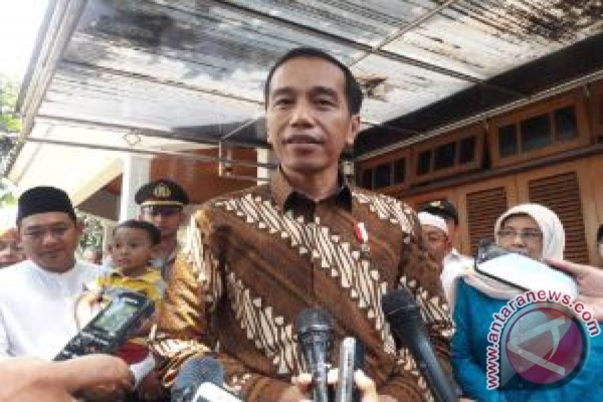 Presiden Doakan Hasyim Muzadi Cepat Sembuh