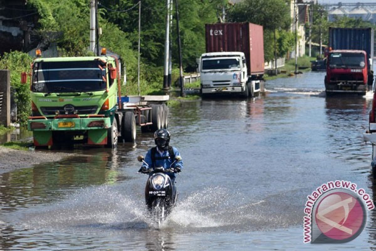 DPRD Semarang minta pemerintah antisipasi rob saat arus mudik