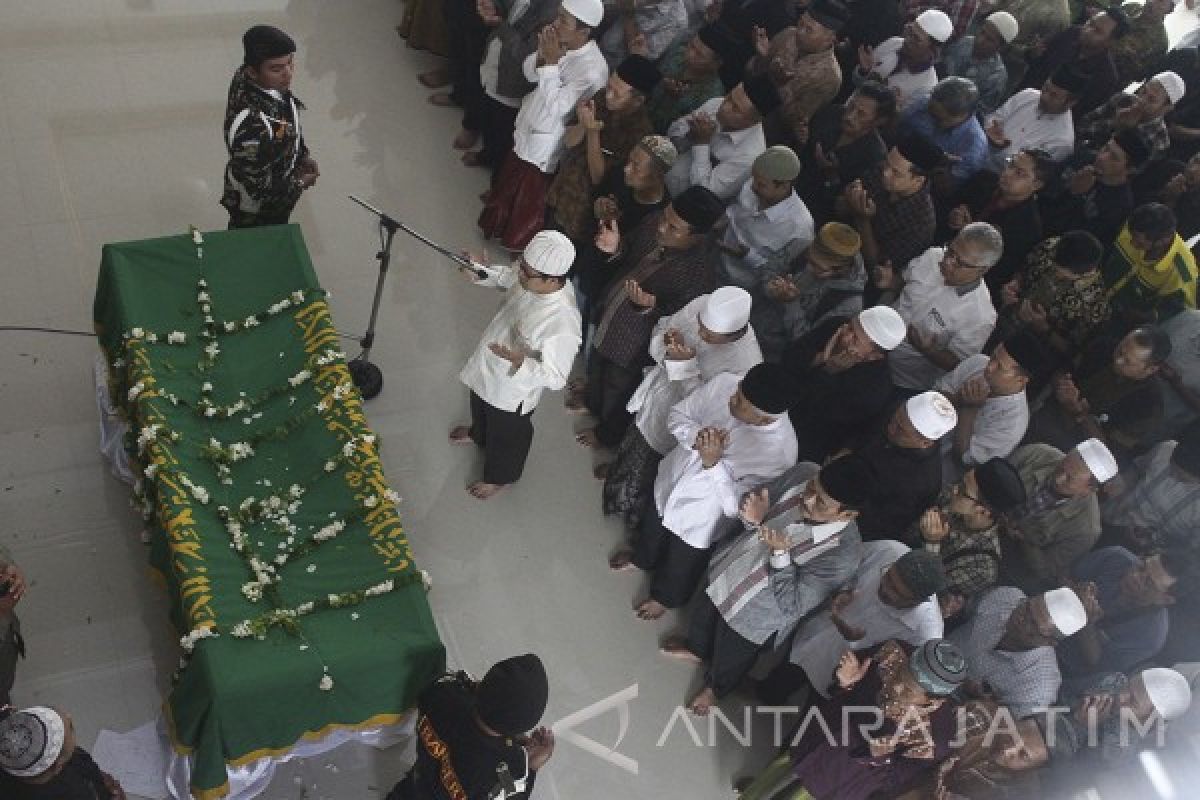 Pangdam Brawijaya Pimpin Upacara Militer Berangkatkan Jenazah Hasyim