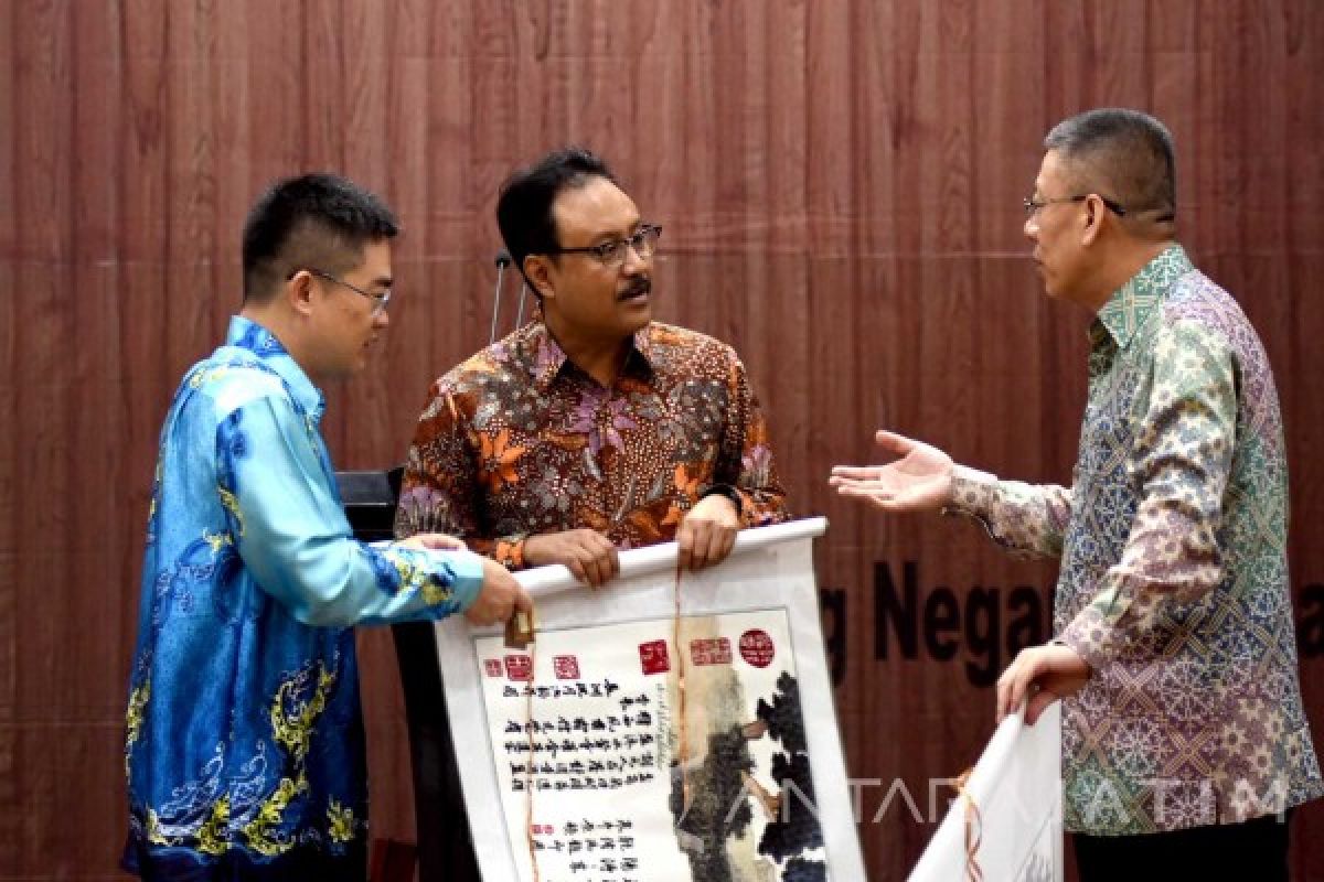 Pemprov Komitmen Permudah Investasi di Jatim