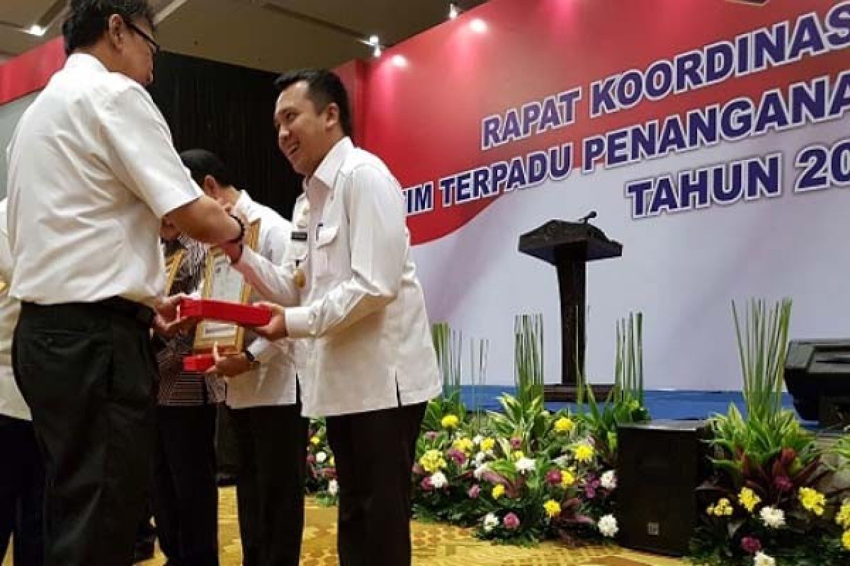Gubernur Lampung Terima Penghargaan Penanganan Konflik Sosial 