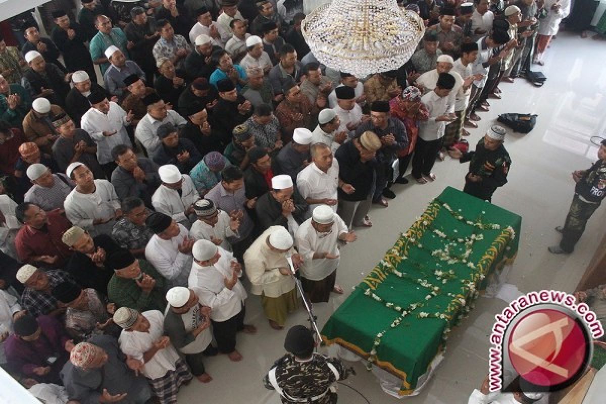 Hasyim Muzadi Ingin Makamnya Dingajikan Penghafal Quran