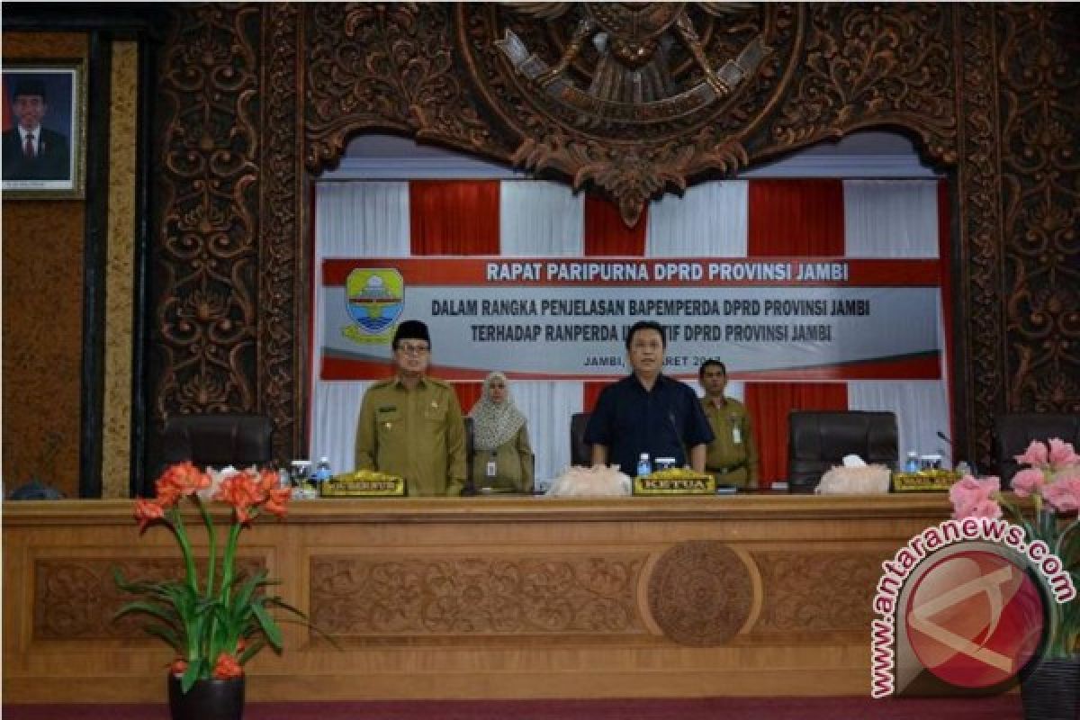 DPRD dengarkan tanggapan eksekutif atas lima Raperda inisiatif