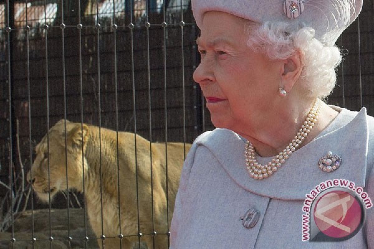 Ini alasan Ratu Inggris selalu kenakan kalung mutiara