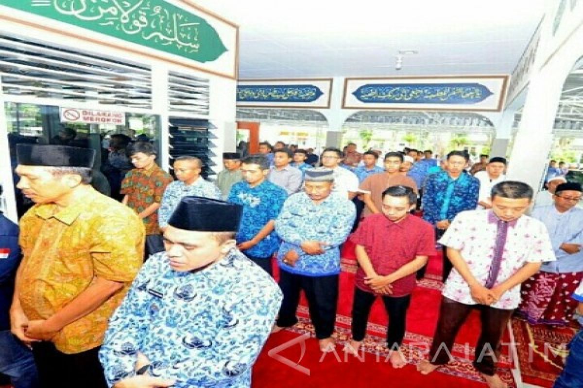 Pemkab Banyuwangi Shalat Gaib untuk Hasyim Muzadi