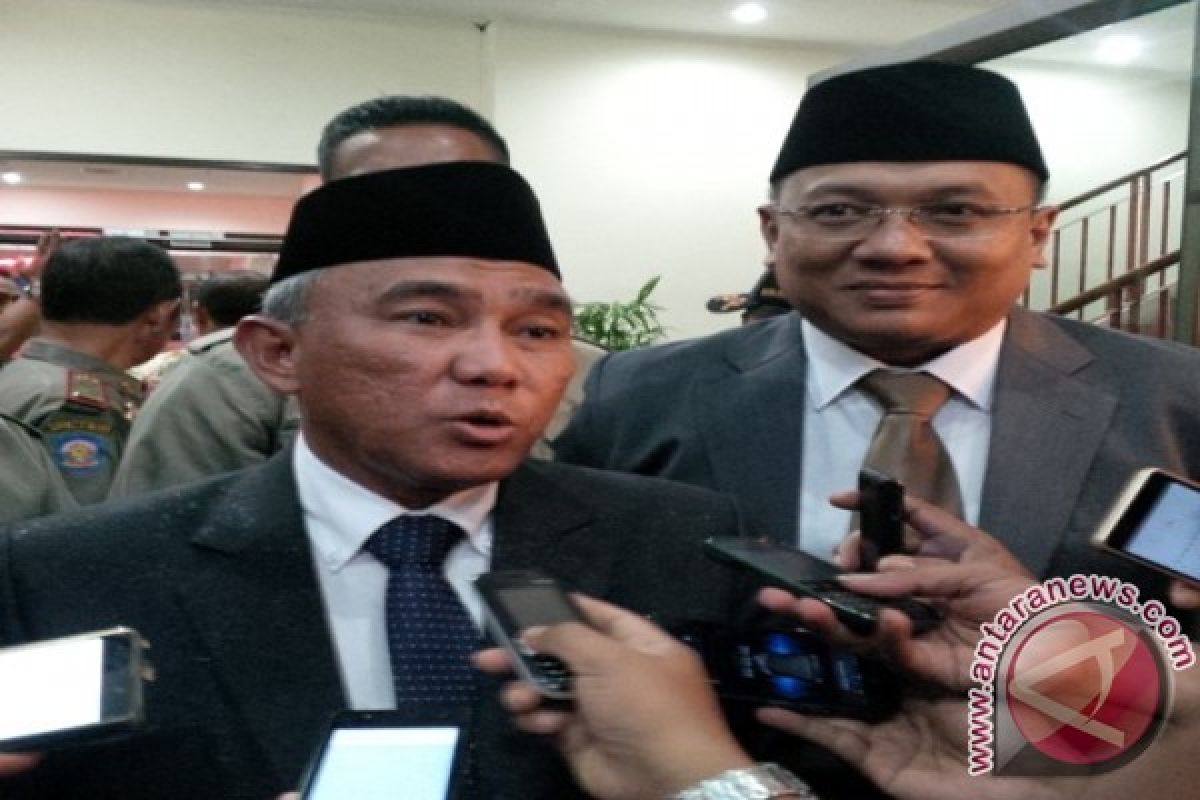 Teladani pahlawan dalam membela negara