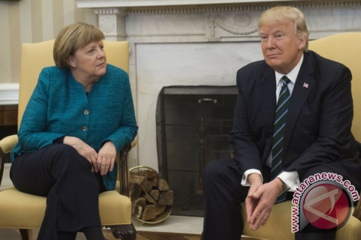 Trump desak Merkel penuhi target pembelanjaan NATO