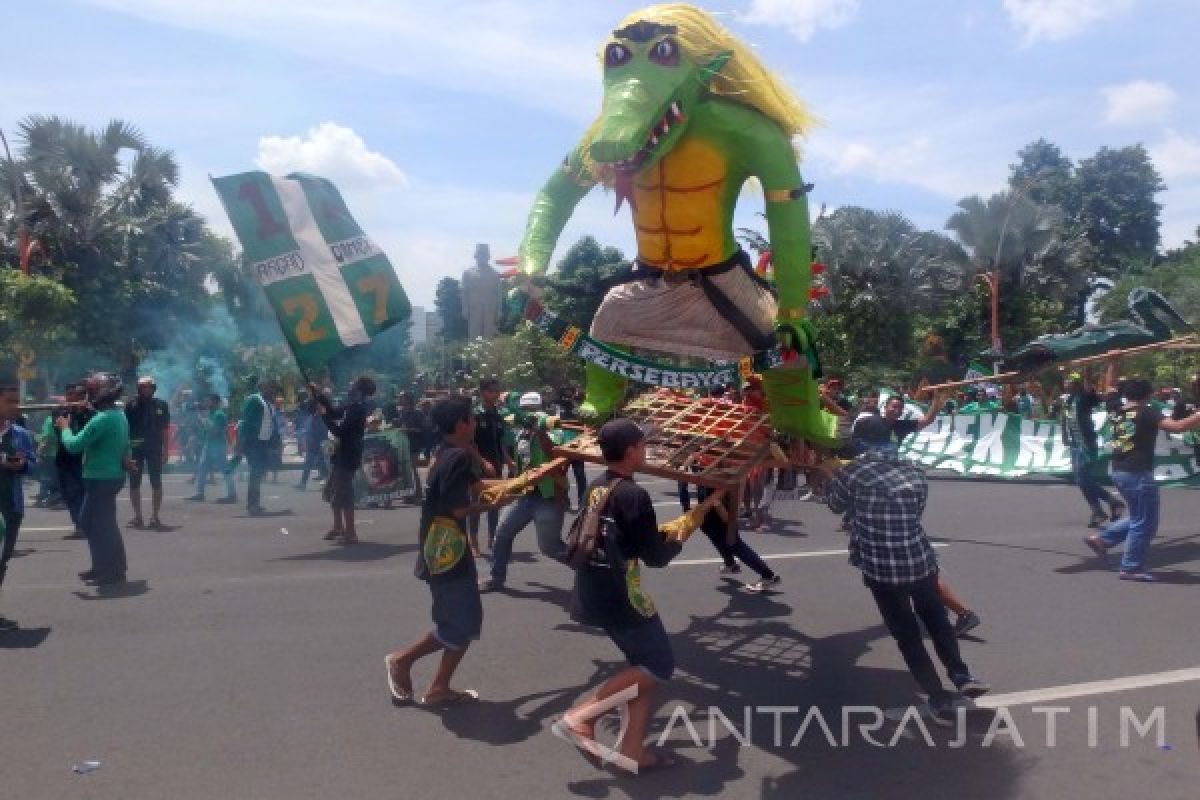 Polisi Ringkus Perampas Motor Suporter Persebaya