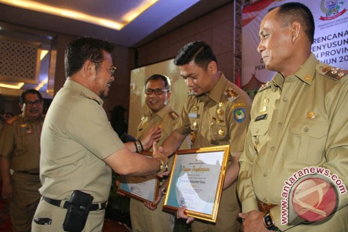 Gowa Raih Penghargaan Penyusunan Perencanaan Pembangunannya Di Sulsel