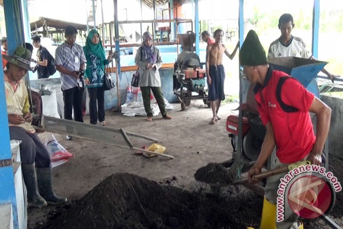 Peternak Barito Kuala Kembangkan Pupuk Organik 