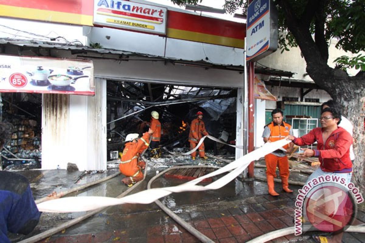 31 pemadam dikerahkan padamkan kebakaran kawasan Senen