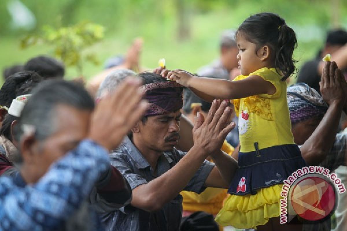 Umat Hindu di Magelang laksanakan Melasti di Tuk Kalimas