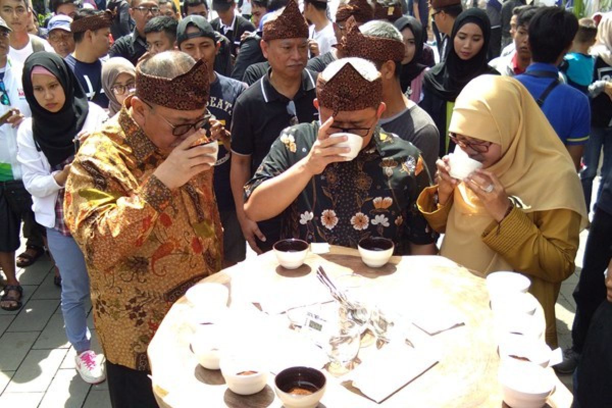 4.000 gelas kopi gratis di Ngopi Saraosna