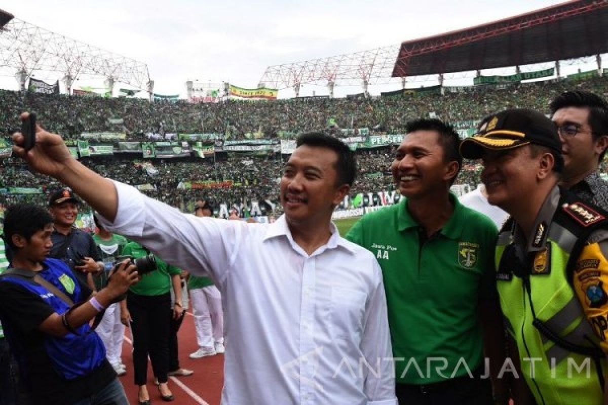 Menpora Berharap Suporter Bersatu Demi Sepak Bola Indonesia