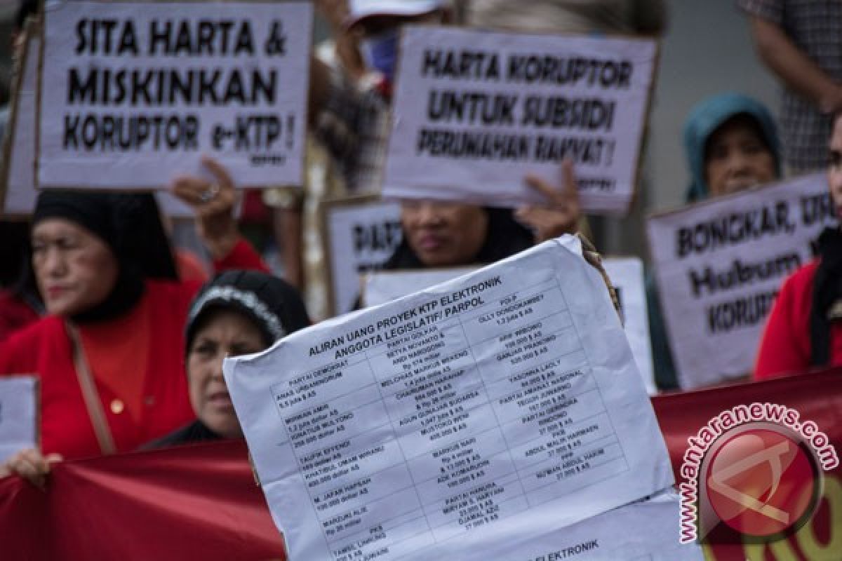 PUKAT desak KPK beberkan 14 orang pengembali uang kasus e-KTP