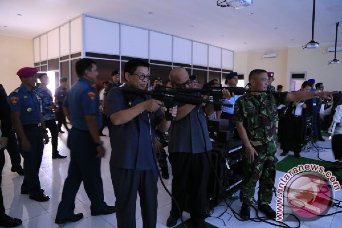 Dari Kegiatan Roadshow Gubernur ke Akademi TNI dan Kepolisian RI (2)--Disambut Antusias Para Taruna, Gubernur Kunjungi Bridge Simulator