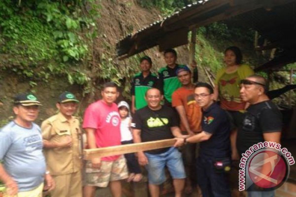 RAPI dan IOF Sulut Ringankan Beban Korban Tanah Longsor