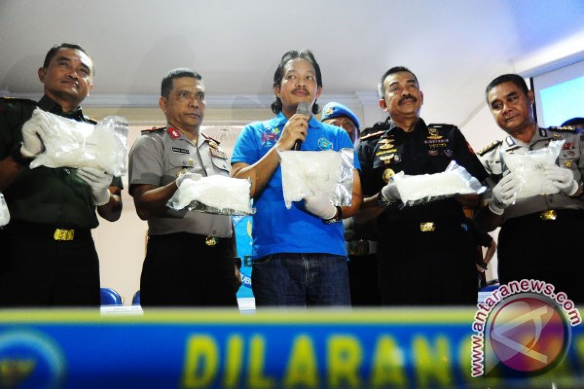 Kalbar Pasar Narkoba Jaringan Internasional 