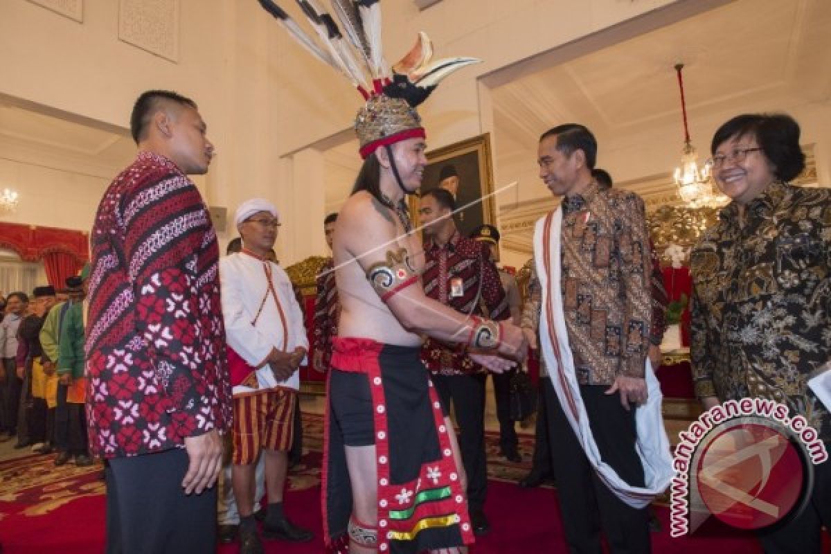Presiden Jokowi Bersama Masyarakat Adat Bahas UUMA