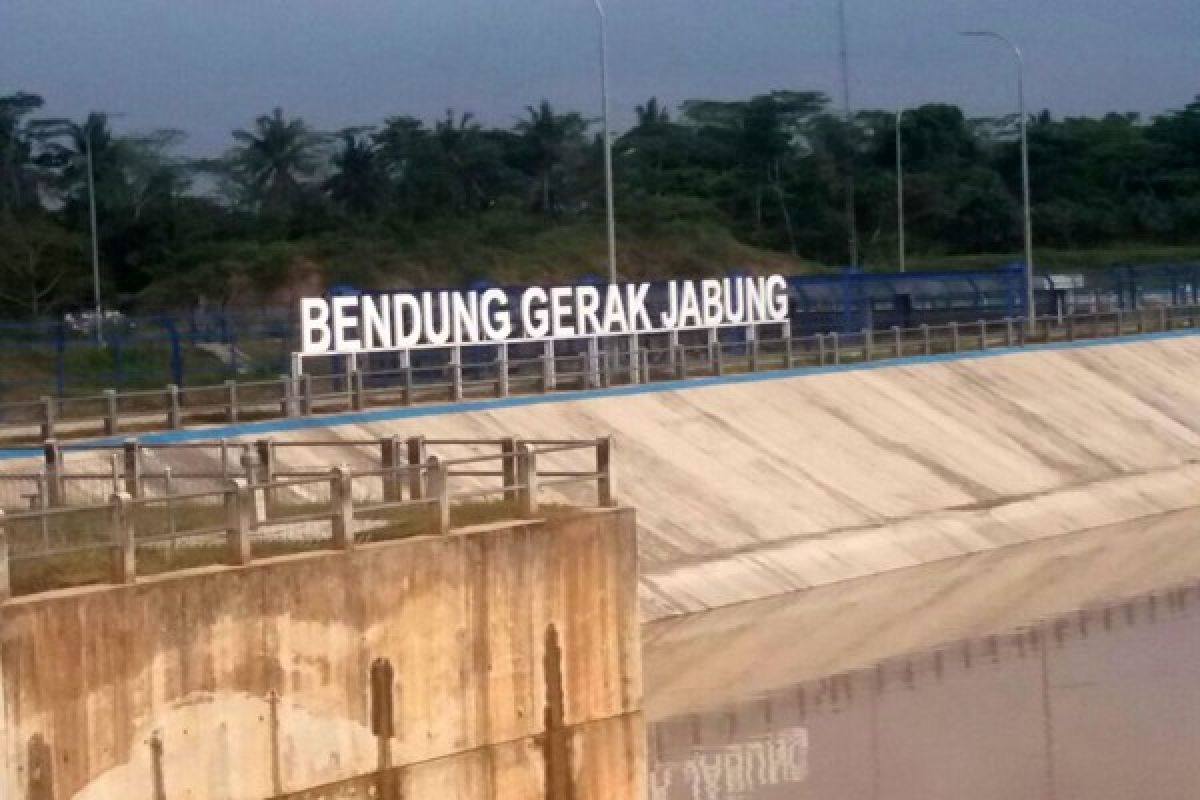 Bendung Gerak Jabung Lampung Timur Selesai Dibangun