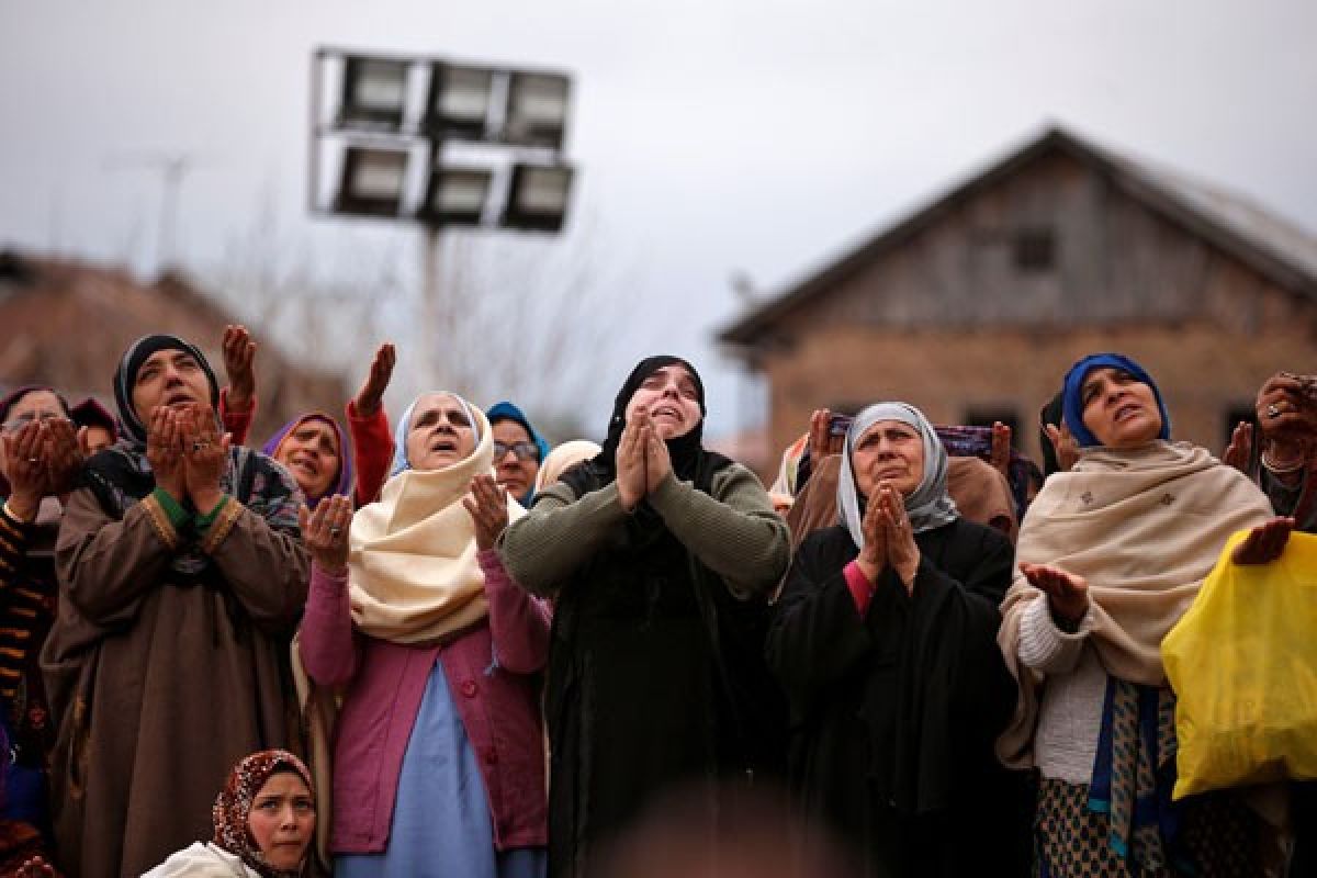 Hari pertama puasa di Kashmir, warga dilarang salat di masjid