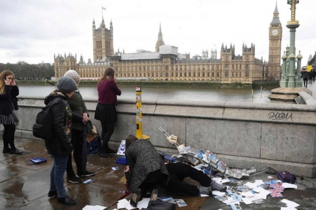 Serangan London, seorang ibu tewas saat jemput anaknya sekolah