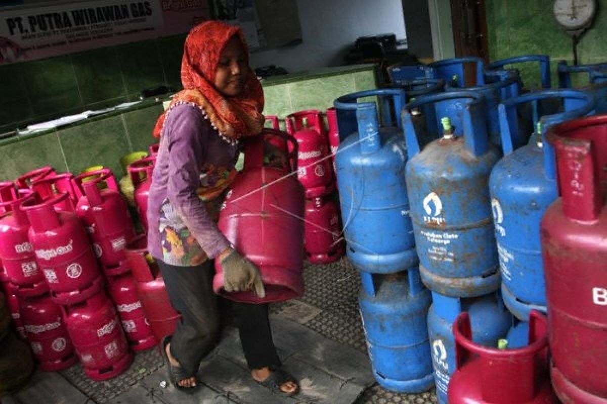 Masyarakat Kalbar mulai menggunakan gas non-subsidi