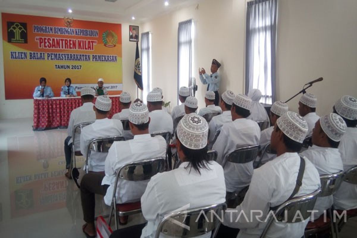 Bapas Pamekasan Gelar Bimbingan Kepribadian Pesantren Kilat