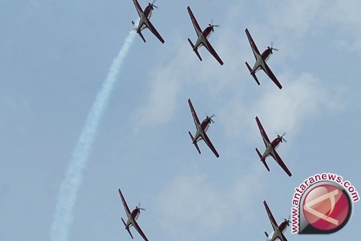 Jupiter Aerobatic Team TNI AU tampil di Langkawi Malaysia