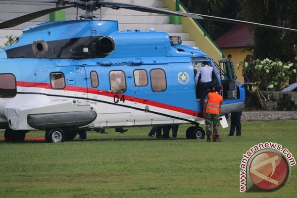 Jokowi ke Barus Naik Helikopter